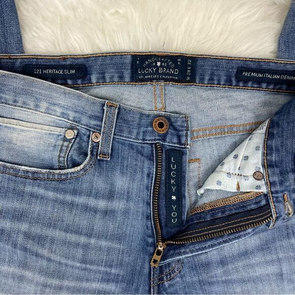 Lucky Brand 121 Heritage slim distress jeans W-29 L-32 light blue. - Picture 4 of 8